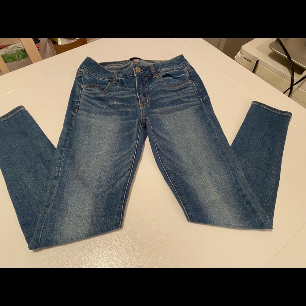 American Eagle Outfitters super stretch blue skinny jeans